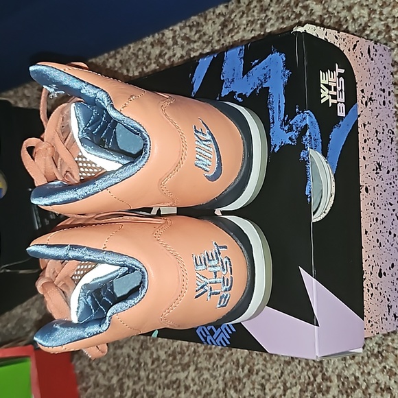 Kids Retro Jordans - Picture 3 of 5